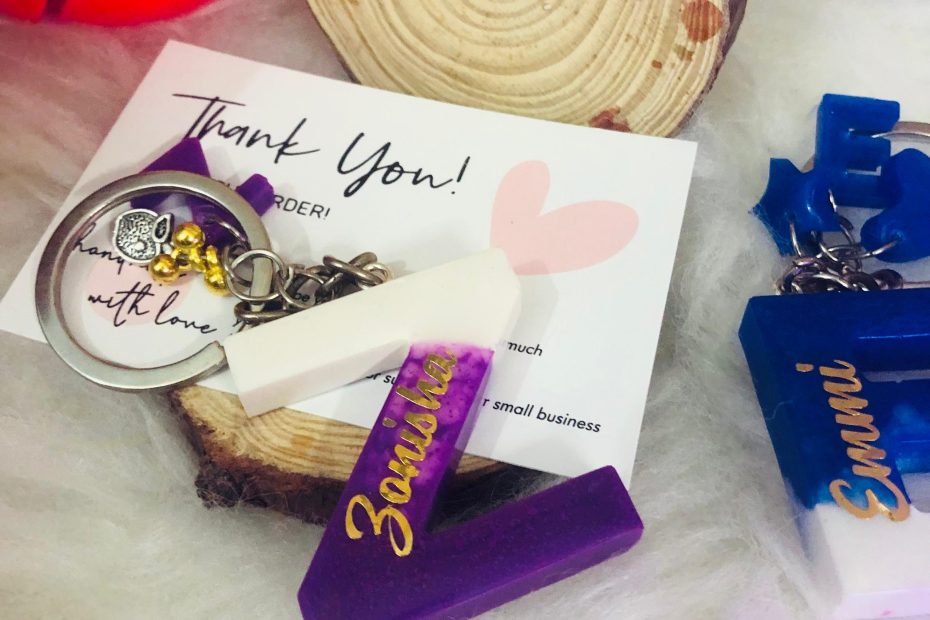 Handcrafted resin name keychain with custom text – SanaArts